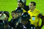 Полиция спасла парагвайского арбитра от разъяренных футболистов