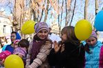 Как в Одессе проходил Манифест Мира: город украсили тысячами сине-желтых лент