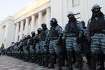 Под Киевом бывшие "беркутовцы" начали патрулировать улицы вместе с общественными активистами