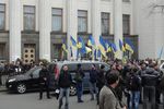 Грушевского снова заблокирована, депутатов заставляют работать