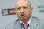 Турчинов призвал украинцев объединиться и "не подыгрывать врагу"