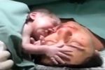 Видео о новорожденном младенце и его матери вызвало горячие споры в интернете