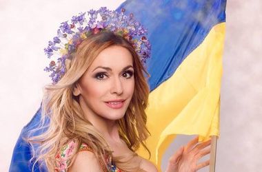 Ольга Сумская снялась в патриотической фотосессии