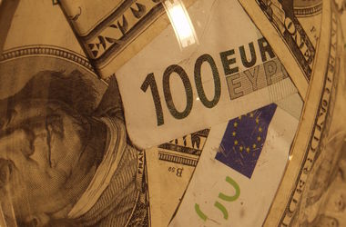 Цены на доллар и евро почти замерли