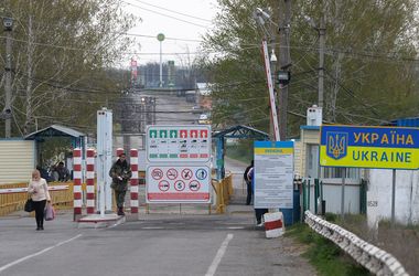 Украина усложнила въезд в страну мужчинам из РФ, но не всем
