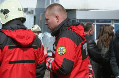 Киевские пожарные спасли консьержку из "блокады"