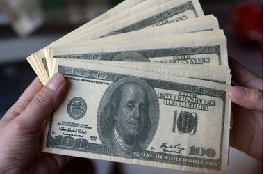 Курс валют на 30 апреля: Доллар в обменниках подскочил до 12 грн