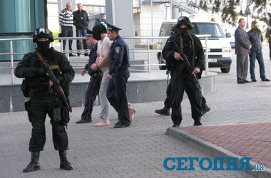 Спецоперация в Мариуполе: милиционеры дали отпор сепаратистам, несмотря на обстрел