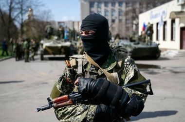 В Луганской области идет "жесткий бой" между военными и сепаратистами - КИУ