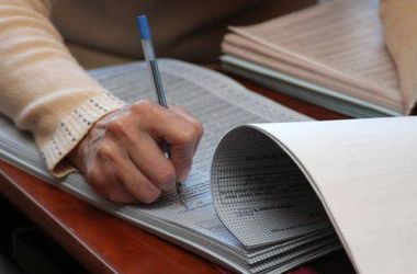 На Одесчине, вместо подписей избирателей, комиссия ставила в списках "галочки"
