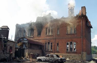 События в Донбассе: в Славянске боевики из двора церкви обстреливают жилые кварталы