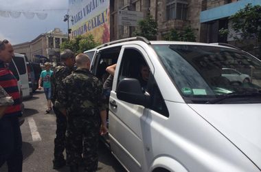 Батальон "Донбасс" собрал на Майдане четыре автобуса добровольцев