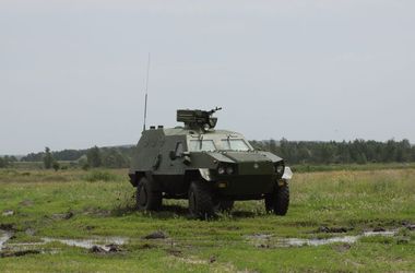 Армия и Нацгвардия получат 200 бронированных машин "Дозор-Б", - Турчинов