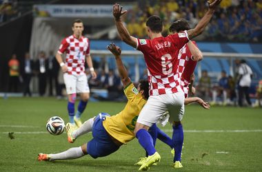 Блаттер: "Арбитр справедливо назначил пенальти в матче Бразилия - Хорватия"