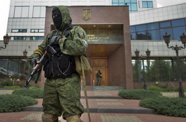 Все подробности захвата боевиками Нацбанка, казначейства и Миндоходов в Донецке