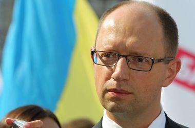 Яценюк поручил срочно усилить охрану украинской ГТС