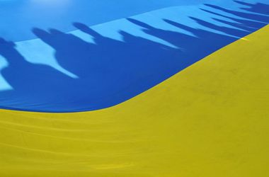 Одесские  патриоты развернули самый большой флаг Украины