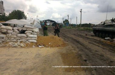 Четверо военных погибли возле пункта пропуска "Должанский" из-за мины, заложенной террористами