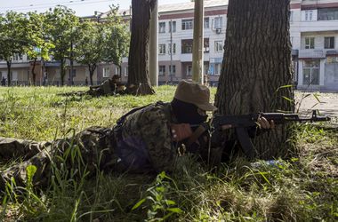 События в Донбассе:  украинские военные уничтожают позиции террористов