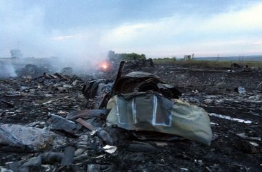 Террористы мешают спасателям на месте крушения "Боинга-777"