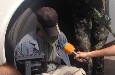 Бойцы батальона “Донбасс” задержали и допросили сепаратиста