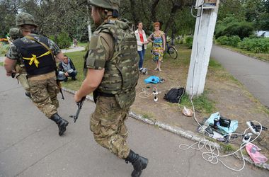 На дорогах и ж/д-путях в Славянске нашли уже 63 взрывных устройства