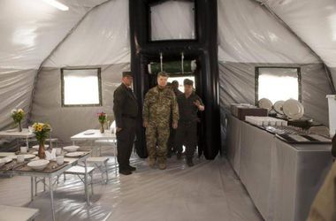Аваков показал палатки для военных "нового поколения": с телевизорами и кондиционерами