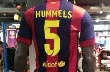 В Испании появились футболки "Барселоны" с фамилией Хуммельса