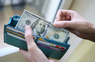 Доллар в Украине вновь поднялся выше 12 грн