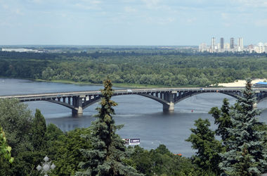 "Киевавтодор" проверит мост Метро в столице