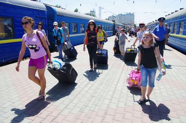 Для вывоза людей из Луганска через "гуманитарный коридор" изобрели новую схему