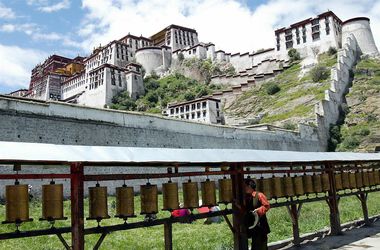 Резонансное ДТП в Тибете унесло жизни 44-х человек