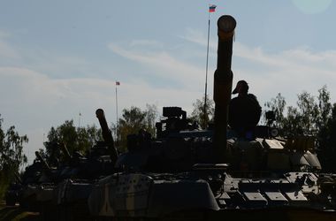 Россия стянула к украинской границе 160 танков, 150 "Градов" и 330 единиц авиации – СНБО