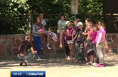 Число вынужденных переселенцев в Украине превысило 100 тысяч
