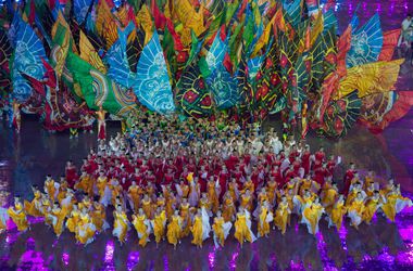 Красочная церемония открытия юношеской Олимпиады в Китае