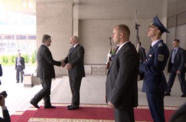 Порошенко надеется в Минске договориться о мире в Донбассе