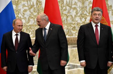 Лукашенко призвал Порошенко и Путина отбросить политические амбиции и подумать о судьбе простых людей