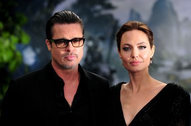 Анджелина Джоли и Брэд Питт вместе посещают занятия по рукопашному бою