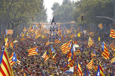 Футболисты "Барселоны" - за независимость Каталонии