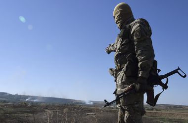 Боевики требуют зимнюю форму и грозят "изъятием" теплой одежды у местного населения