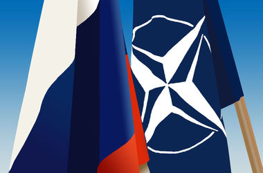 НАТО требует от России прекратить снабжать боевиков в Донбассе