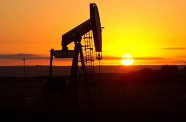 Нефть подешевела до рекордного минимума