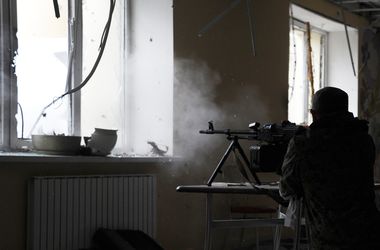 В Донецке снаряды попали в два дома, погиб один мирный житель
