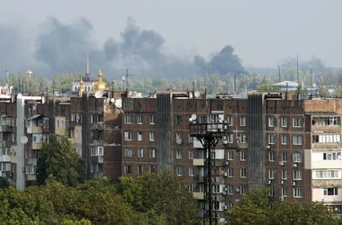 В Донецке снаряды разрушили жилые дома, погиб мирный житель, еще 5 пострадали