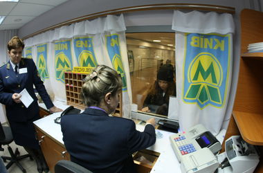 В Киеве из-за футбола продлят работу метро и выведут на улицу милиционеров