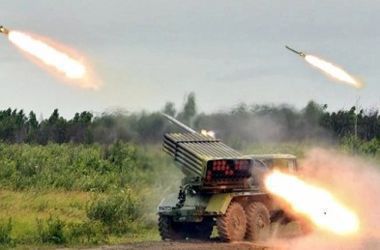На Луганщине из "Градов" обстреливают Новотошковку, погибли мирные жители