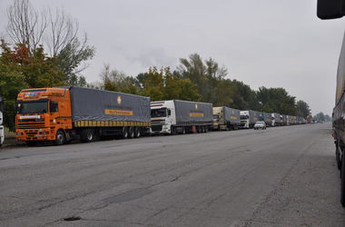 Гуманитарный рейс Рината Ахметова продолжает доставлять продукты на Донбасс