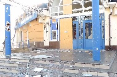 Бои в Донбассе глазами очевидцев: разрушенные города и уничтоженные блокпосты