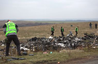 На месте крушения Боинга-777 в Донбассе обнаружены новые останки