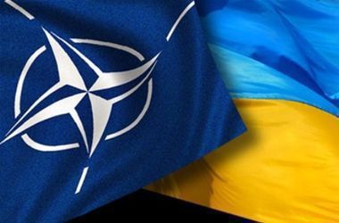 В коалиционном соглашении предлагают закрепить отмену внеблокового статуса Украины и членство в НАТО